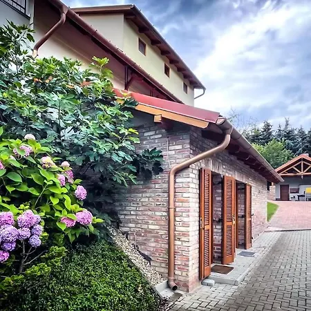 Πανσιόν Ozkut Apartmanhaz