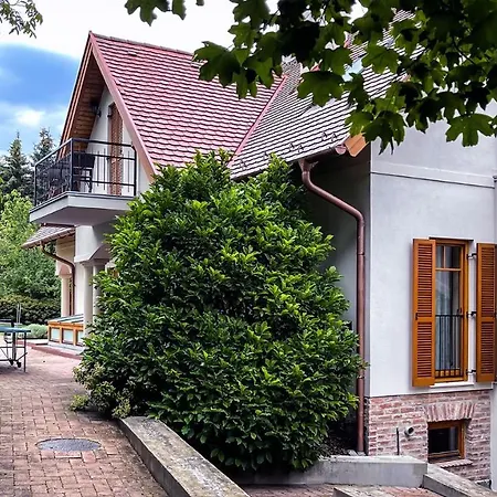 Ozkut Apartmanhaz *
