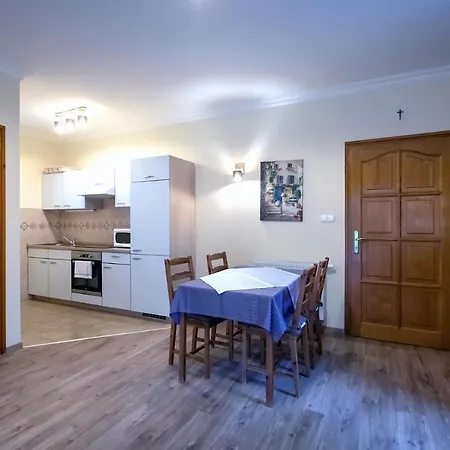Πανσιόν Ozkut Apartmanhaz *