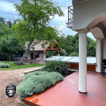 Guest house Ozkut Apartmanhaz