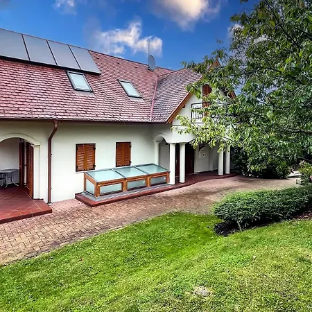 Ozkut Apartmanhaz Konukevi Olmod