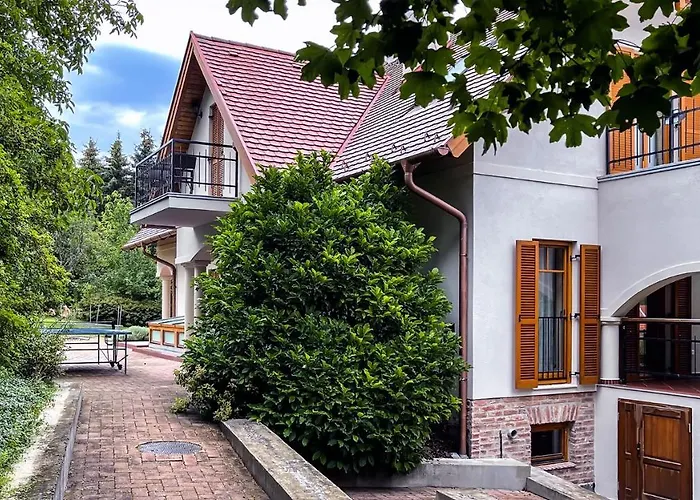 Ozkut Apartmanhaz *