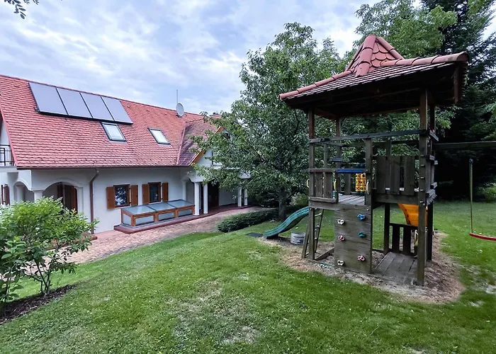 Ozkut Apartmanhaz Konukevi *